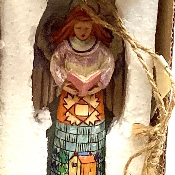 Jim Shore Heartwood Creek Angel/Book Hanging Ornament 2004 - Picture 2 of 6